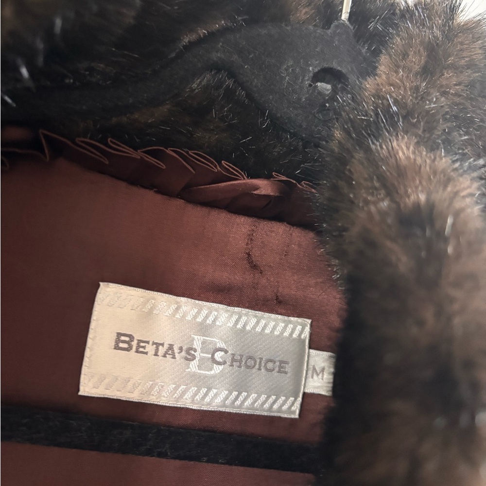 Elegant Brown Faux Fur Vest - Picture 6 of 6